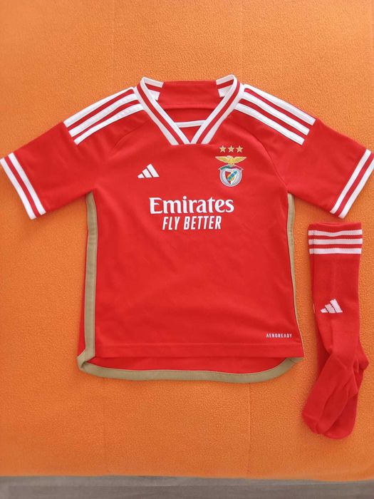 Vendo camisola e meias do Benfica oficial