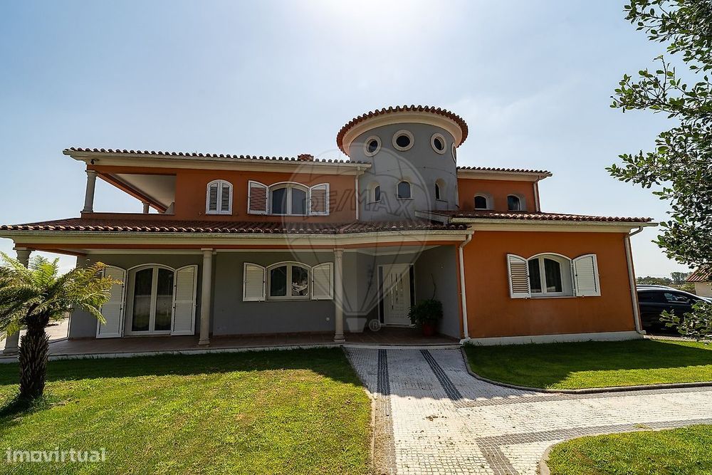 Moradia T4 para venda