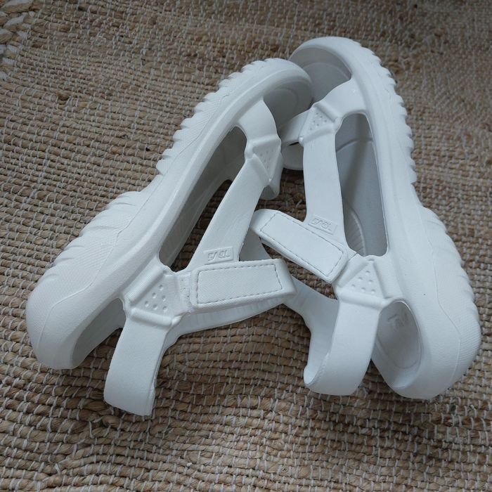 Plażowe sandałki Teva 38/39