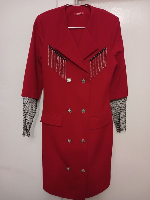 Сукня червона святкова