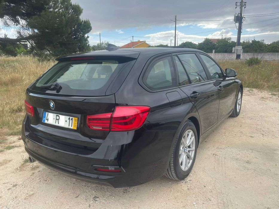 BMW 318d Touring F31 • Nacional • LED • Pele Bege • Teto Panorâmico e Elétrico