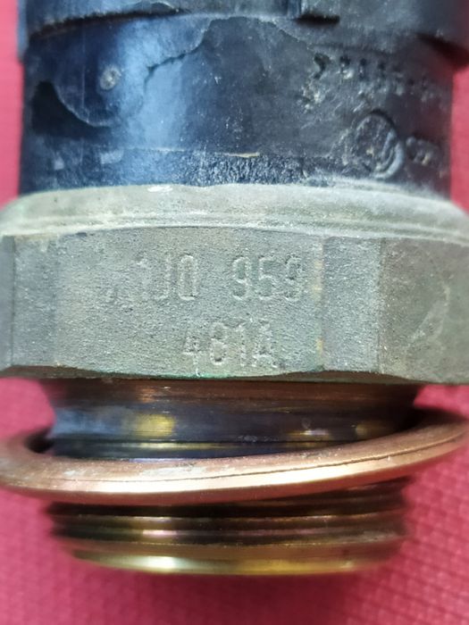 Датчик включення вентилятора охолодження двигуна