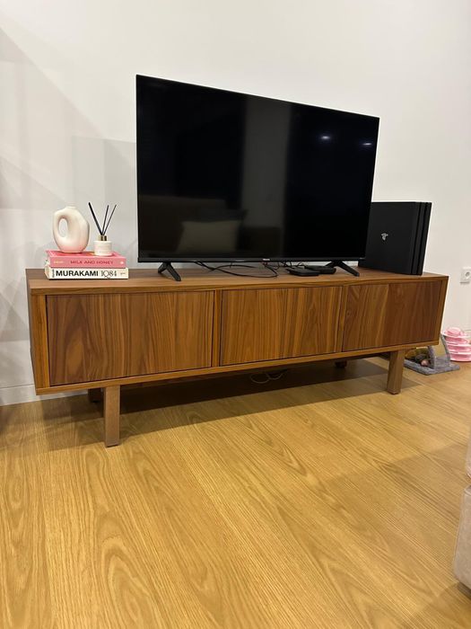 Móvel tv nogueira ikea