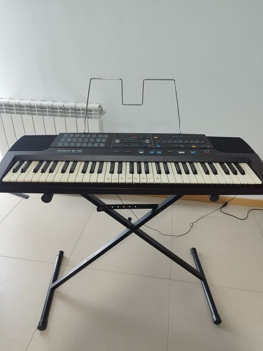 Teclado Roland E-12 Intelligent Keyboard