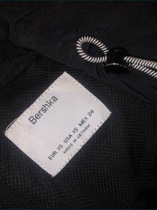 Вітровка Bershka XS