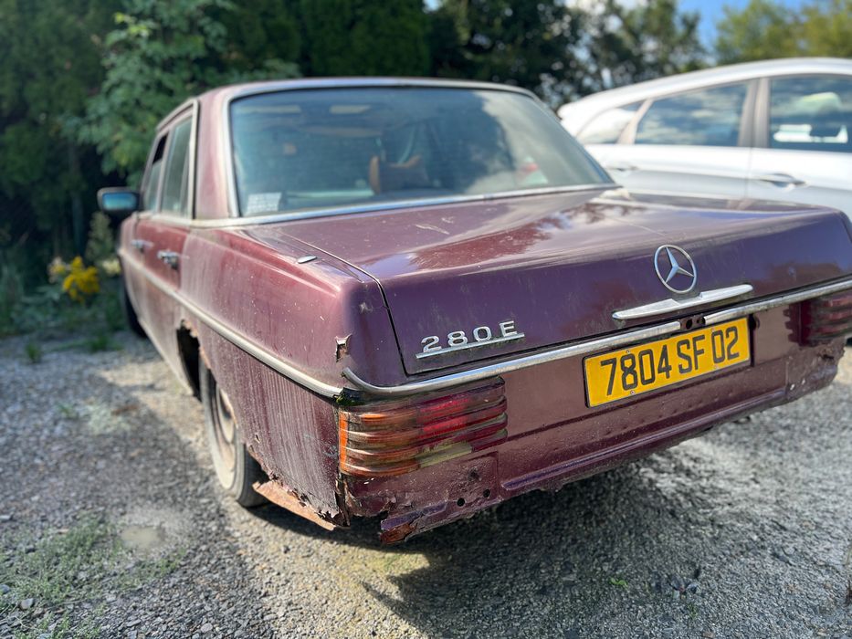 Mercedes W 114 280 E