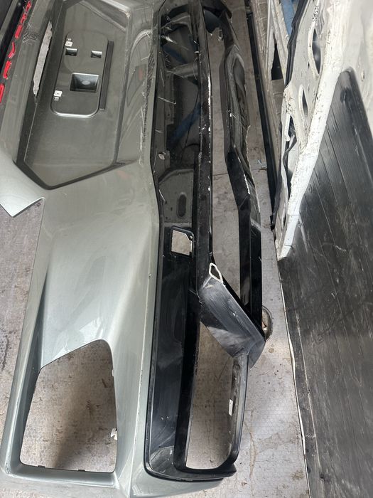 Zderzak tyl Chevrolet Corvette C8  tylny stingray