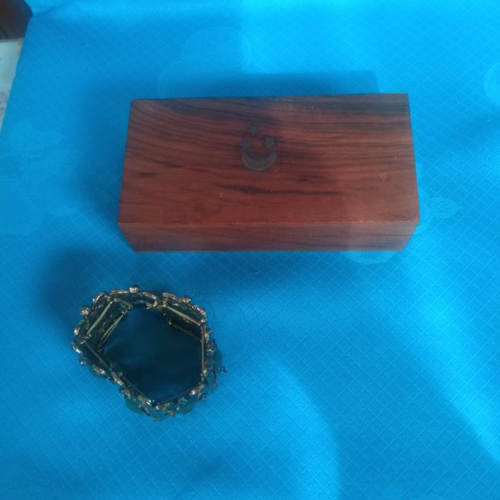 2 Caixas com bijuterias