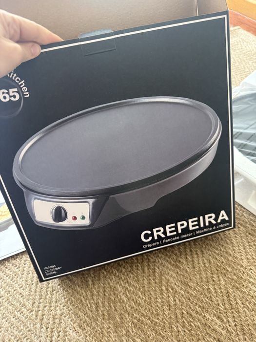 Crepeira / maquina panquecas anti aderente NOVA