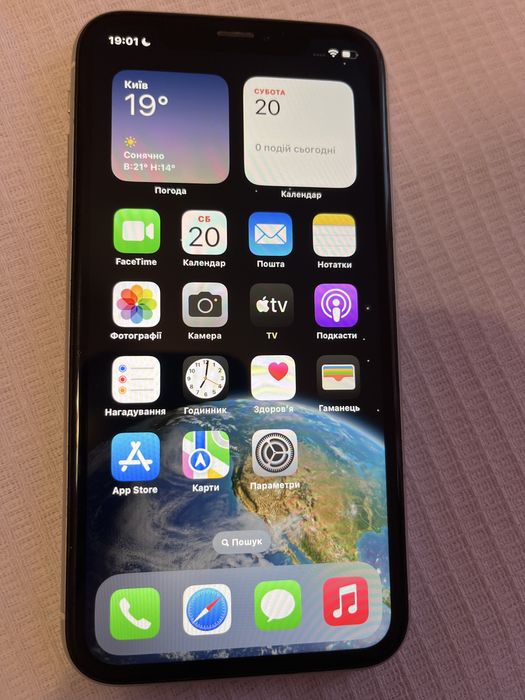 Продам iPhone XR в хорошому стані.