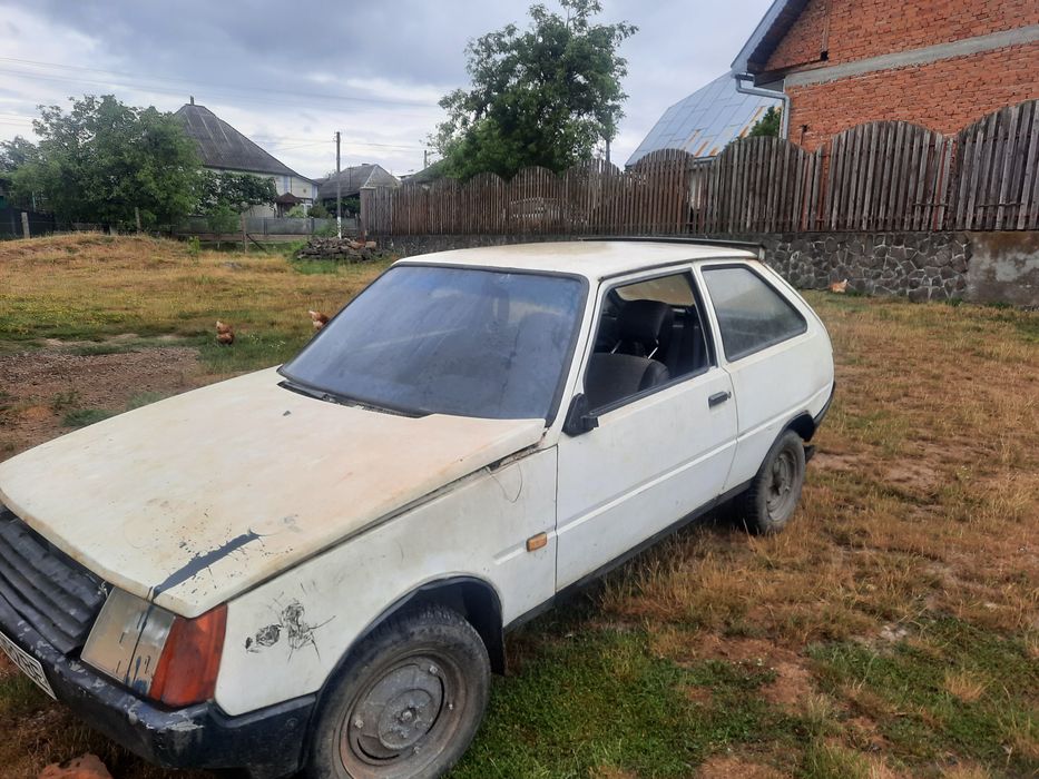 Продам Таврію,цілу або на запчастини,заводиться,на ходу