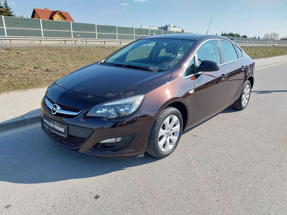 Opel Astra Executive / 1.4 T 140 KM Benzyna+Gaz Fabryczny LPG / Salon PL / Serwis