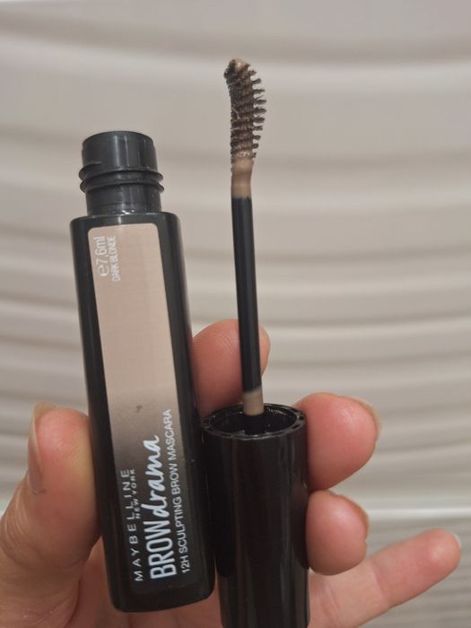 Моделююча туш для брів Maybelline Brow Drama