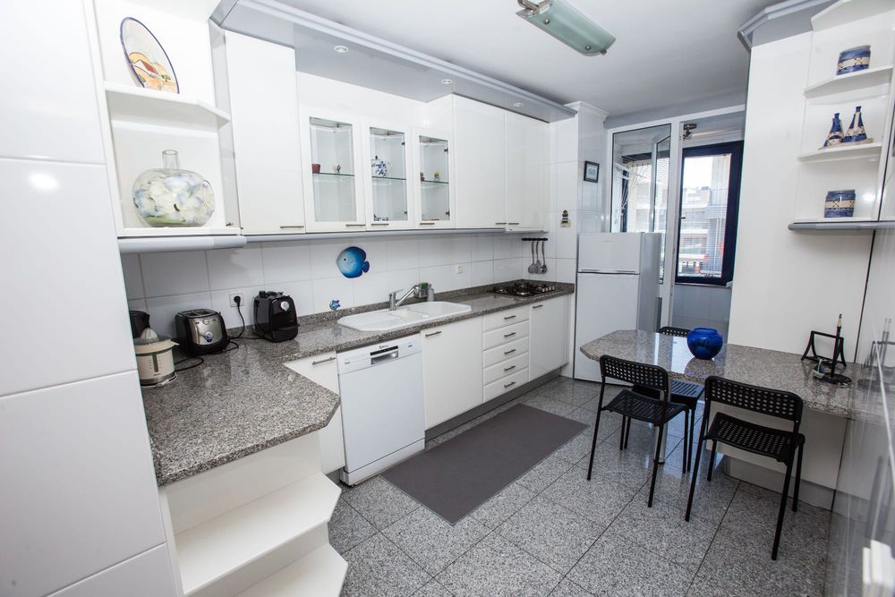 Apartamento T2 junto à praia da Sereia em Canidelo (ao lado do Continente Bom Dia da marginal)