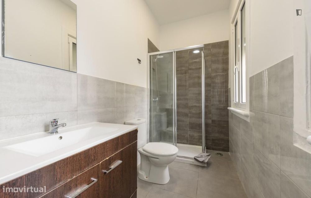 Quarto - localizado em Lapa Lisbon