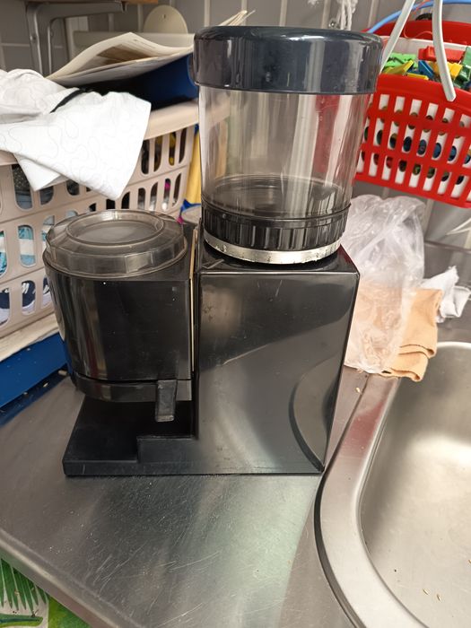Moinho de café marca Portuguesa