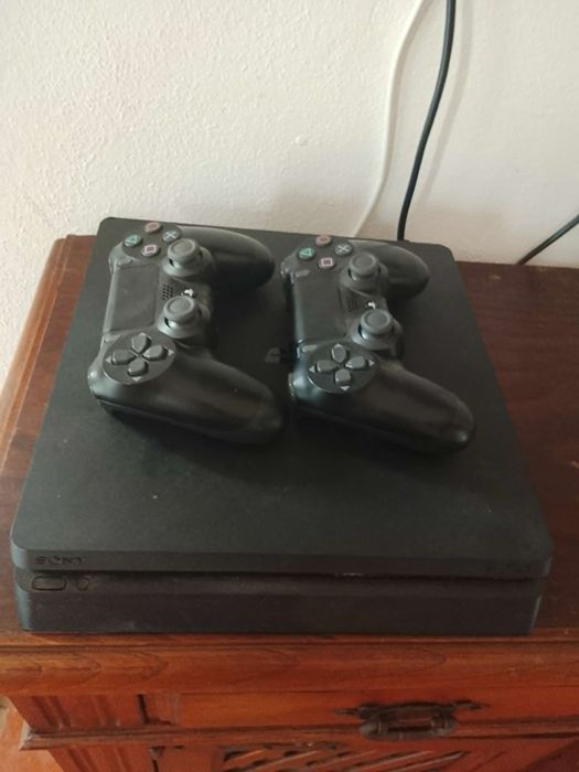 Playstation 4 - 1 Tb Slim