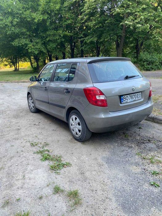 Оренда авто Skoda Fabia 470 грн, газ/бенз Шкода Фабія, таксі, доставка