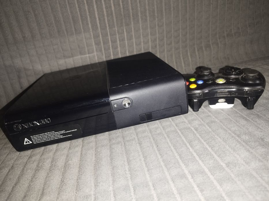 xbox 360 slim e 250GB