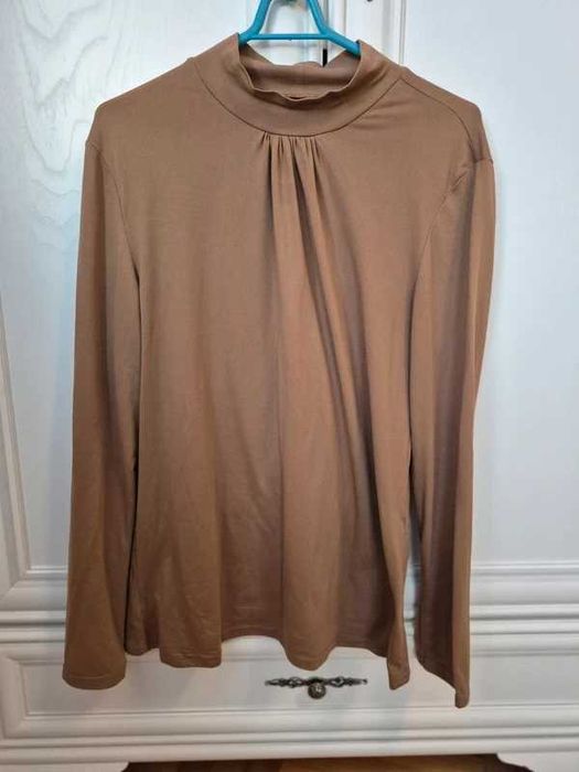 Bluzka w kolorze karmelowym/ rozmiar M/małe L