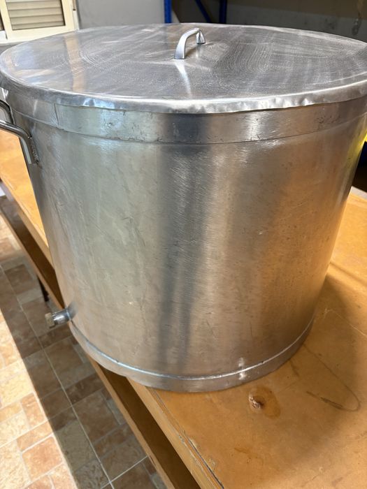 Panela em inox, por 150€