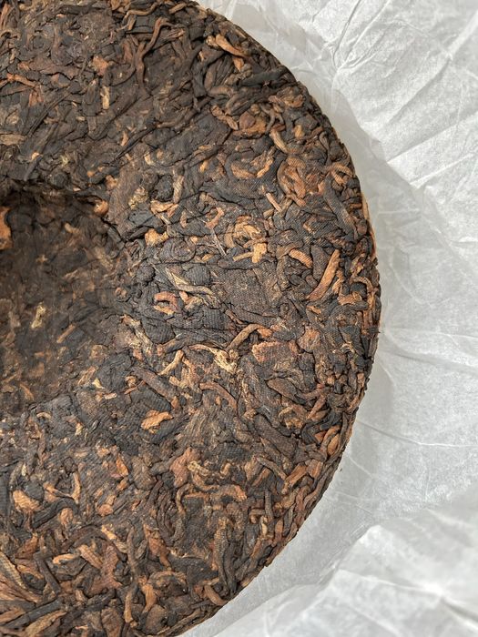 Шу пуер для бадьорості 2017 року "Bing Dao Jin Ya" 357 грам