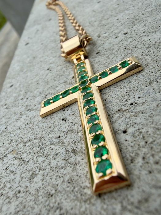 Krzyż z zambijskimi szmaragdami 0,48ct ! P.610