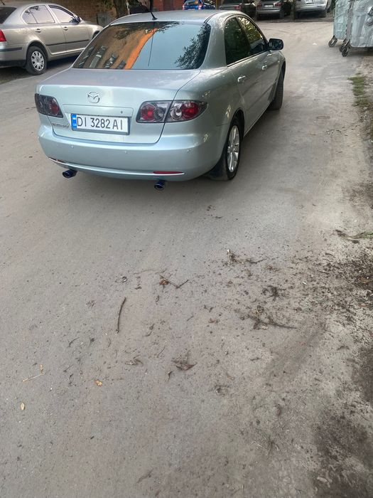Легковий автомобіль MAZDA