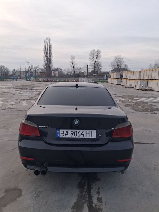 BMW E60. 2.2  МКПП,