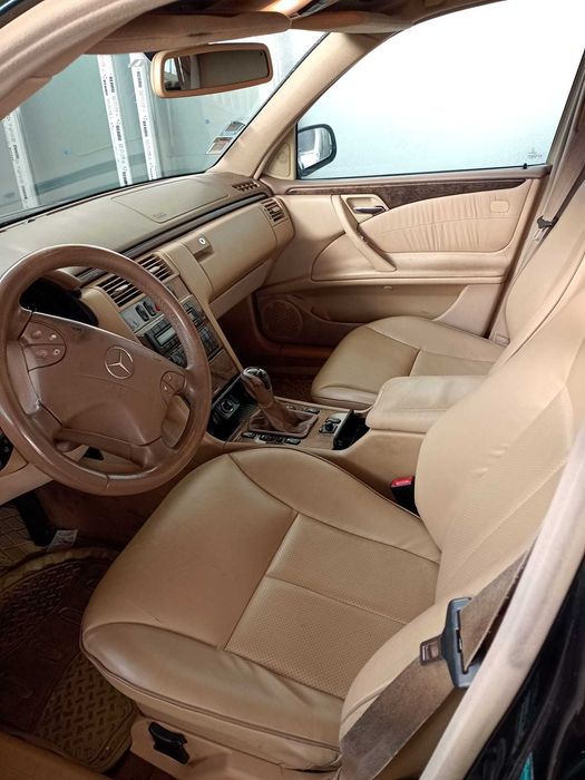 Mercedes-Benz E270 CDI Avantgard Homolg. 7 passageiros
