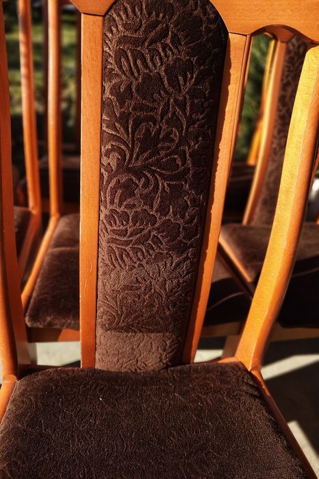 6 drewnianych krzeseł