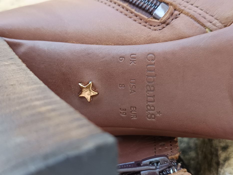 Botas  salto alto "Cubanas"