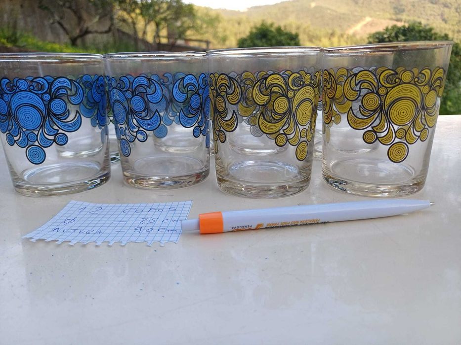 Conjunto de 12 copos para bebidas, coloridos