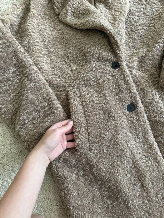 Пальто від Zara бежеве