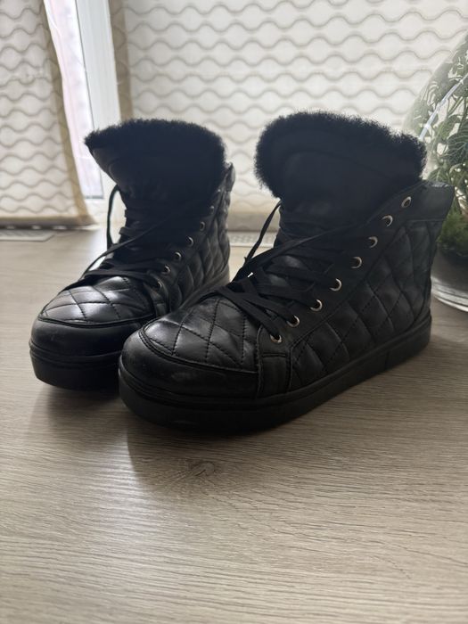 Зимові черевики на хутрі