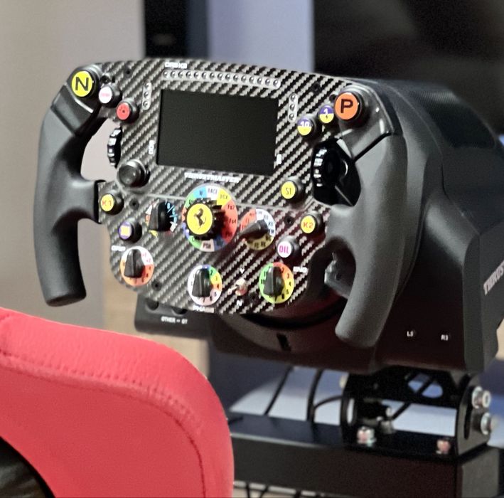 Simulador Completo SimRacing - RSeat V3 + Thrustmaster T-GT + Aro Ferrari SF1000 + Aro Sparco R383