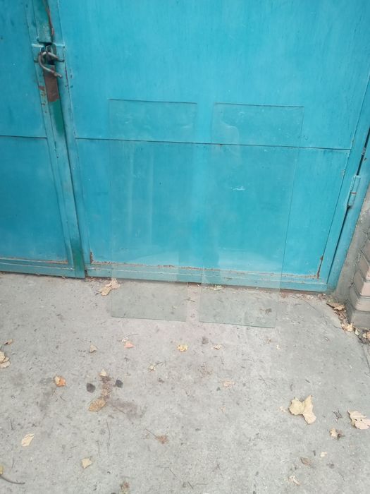 Скло товсте .Без тріщин