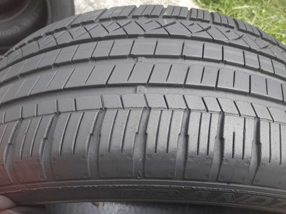 Lato Dunlop 235/50 R19 6.2mm