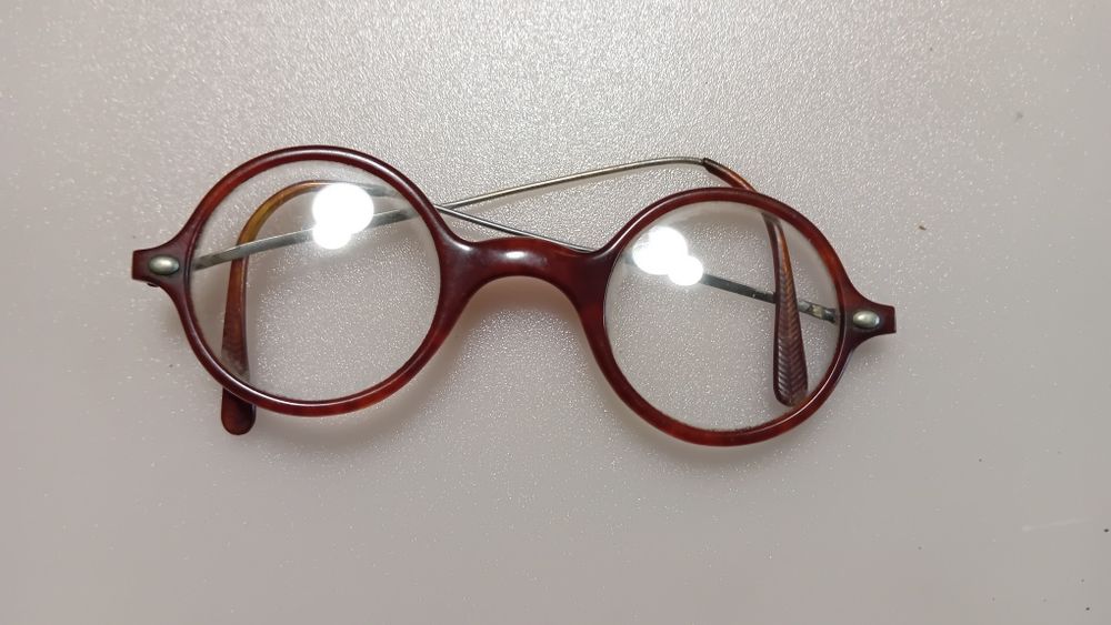 Stary kałamarz plus stare okulary