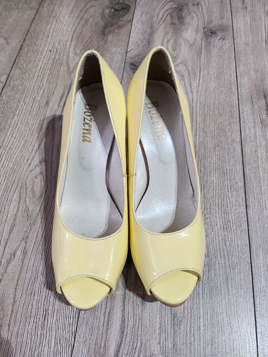 Szpilki lakierkowe cytrynowe Bożena Tanio