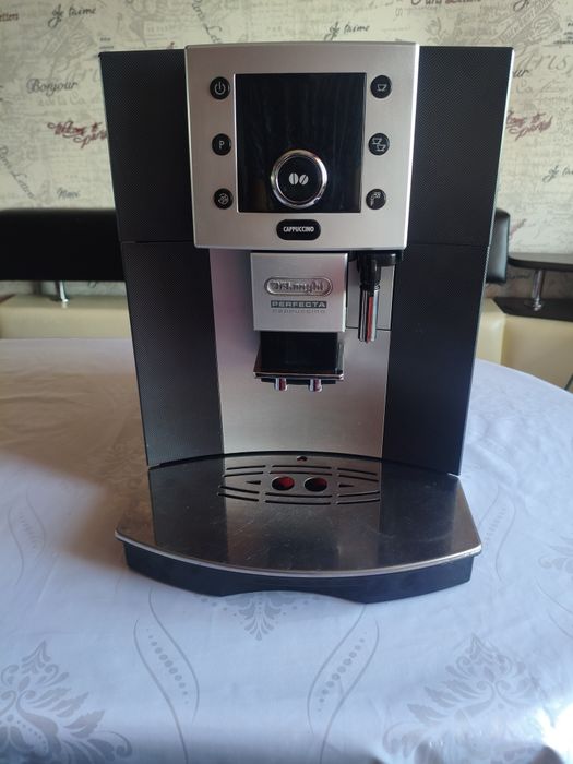 Кавомашина Delonghi Perfecta Cappuccino 5500