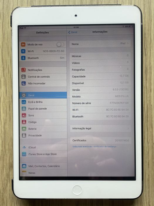 iPhones e Mini iPad para peças ou para colecionadores.