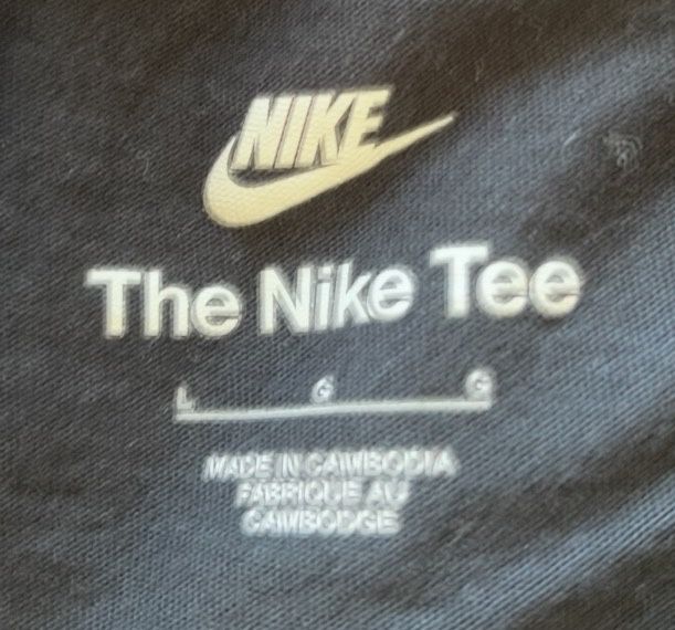 Vendo T - Shirt Nike.