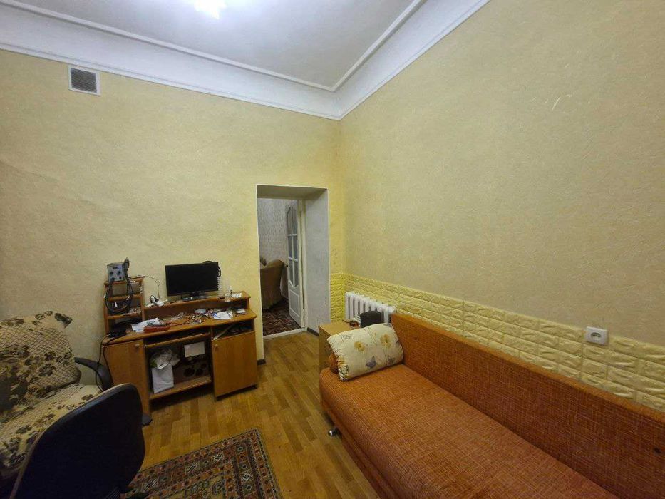 Центр  Продам фасад 46+42 кв.м  возле Нового рынка