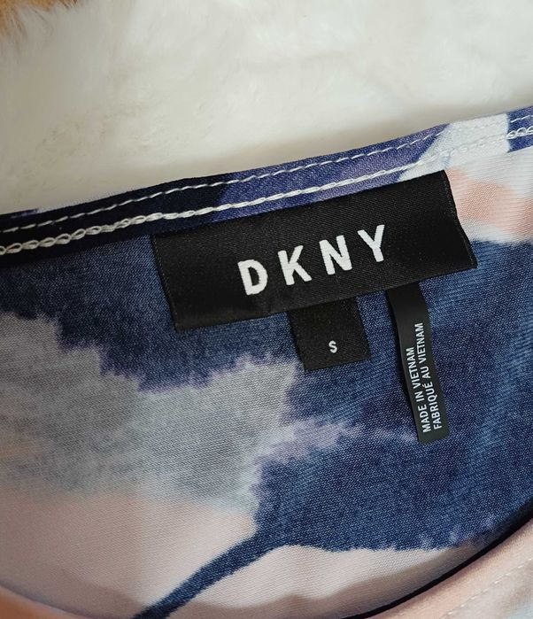 Biała bluzka damska DKNY rozmiar S bez rękawków