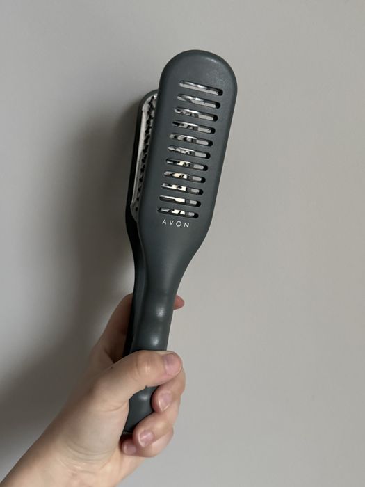 Grzebień prostujący włosy