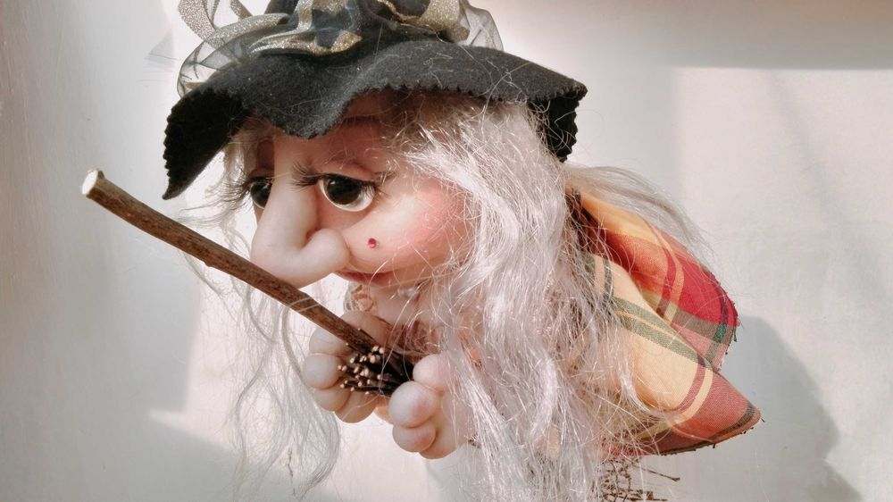 Лялька ручної роботи "Відьмочка"