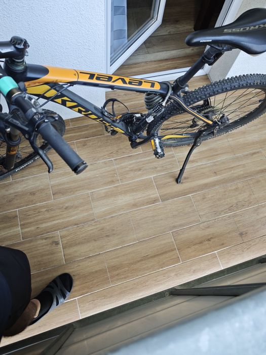 Rower Kross level r4