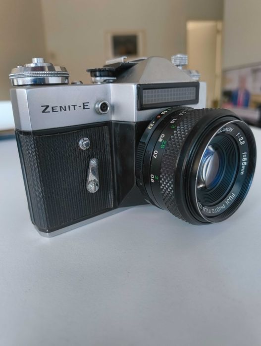 Zenit-E (Made in USSR) + Lente Fujinon 55mm f/2.2 + Estojo Original