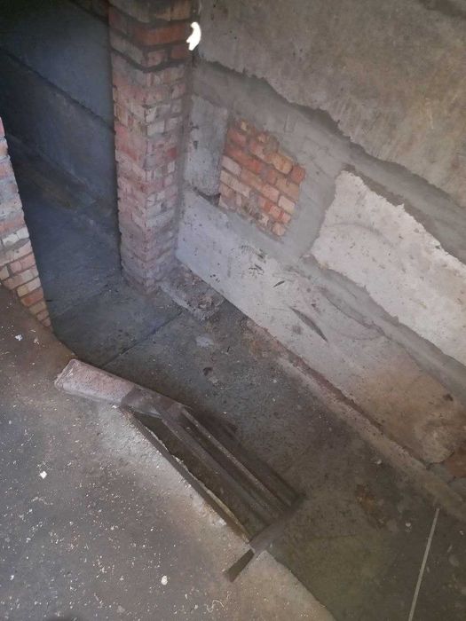 Кап. гараж 24кв.м в центре города. возле Арман Мебель. По ул. Седова.